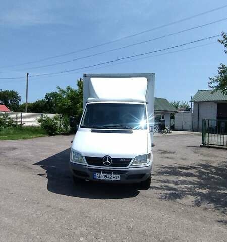 Белый Мерседес Sprinter, объемом двигателя 2.2 л и пробегом 473 тыс. км за 12900 $, фото 10 на Automoto.ua
