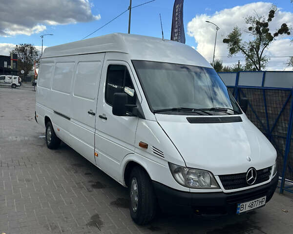 Белый Мерседес Sprinter, объемом двигателя 2.15 л и пробегом 700 тыс. км за 8500 $, фото 1 на Automoto.ua