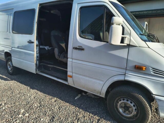 Білий Мерседес Sprinter, об'ємом двигуна 2.7 л та пробігом 111 тис. км за 7800 $, фото 3 на Automoto.ua
