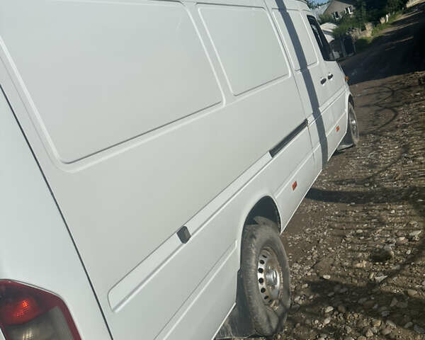 Белый Мерседес Sprinter, объемом двигателя 2.1 л и пробегом 600 тыс. км за 10000 $, фото 8 на Automoto.ua