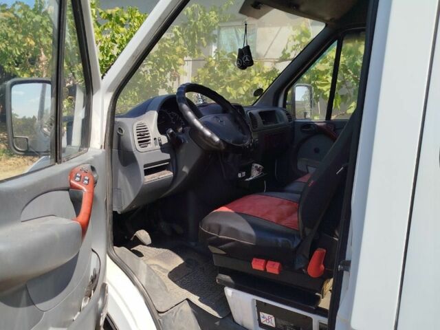 Білий Мерседес Sprinter, об'ємом двигуна 2.1 л та пробігом 300 тис. км за 8000 $, фото 3 на Automoto.ua
