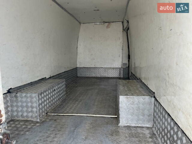 Белый Мерседес Sprinter, объемом двигателя 2.7 л и пробегом 470 тыс. км за 9000 $, фото 6 на Automoto.ua