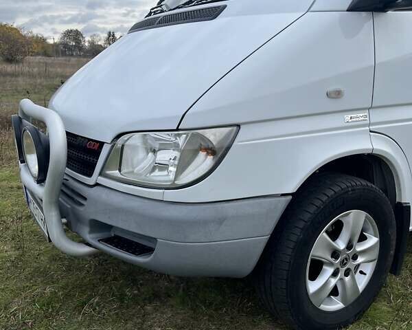 Белый Мерседес Sprinter, объемом двигателя 2.1 л и пробегом 225 тыс. км за 11950 $, фото 10 на Automoto.ua