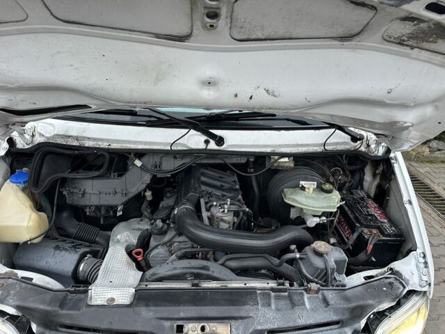 Белый Мерседес Sprinter, объемом двигателя 2.1 л и пробегом 850 тыс. км за 10500 $, фото 23 на Automoto.ua