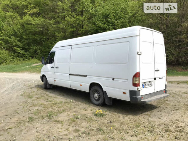 Белый Мерседес Sprinter, объемом двигателя 2.15 л и пробегом 435 тыс. км за 8300 $, фото 4 на Automoto.ua