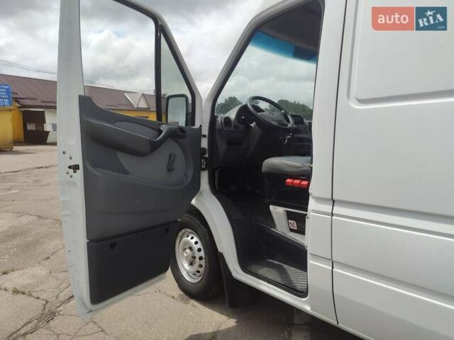 Белый Мерседес Sprinter, объемом двигателя 0 л и пробегом 298 тыс. км за 17500 $, фото 12 на Automoto.ua