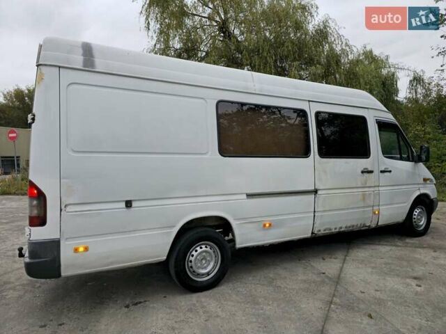 Белый Мерседес Sprinter, объемом двигателя 2.1 л и пробегом 656 тыс. км за 6500 $, фото 4 на Automoto.ua