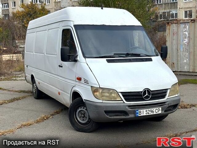 Белый Мерседес Sprinter, объемом двигателя 2.1 л и пробегом 322 тыс. км за 6500 $, фото 1 на Automoto.ua
