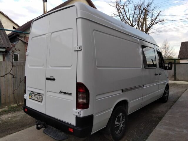 Белый Мерседес Sprinter, объемом двигателя 2.1 л и пробегом 520 тыс. км за 7400 $, фото 4 на Automoto.ua