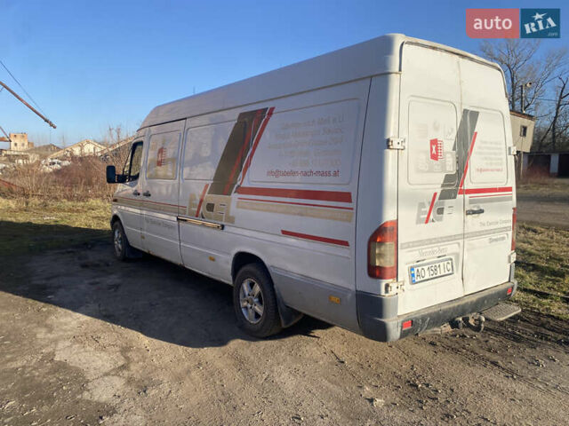 Белый Мерседес Sprinter, объемом двигателя 2.15 л и пробегом 450 тыс. км за 6000 $, фото 2 на Automoto.ua