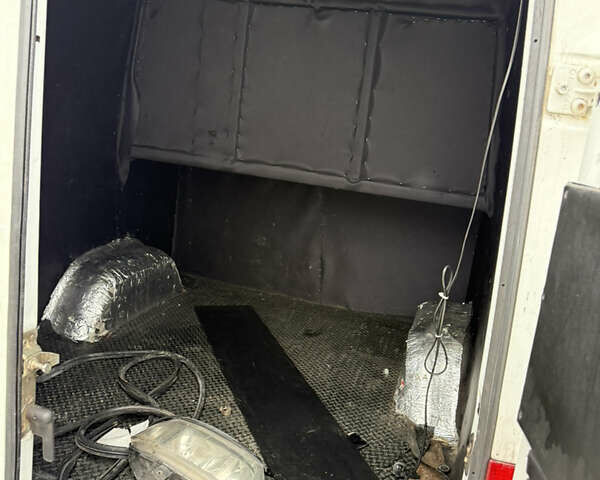 Белый Мерседес Sprinter, объемом двигателя 2.2 л и пробегом 200 тыс. км за 6750 $, фото 23 на Automoto.ua