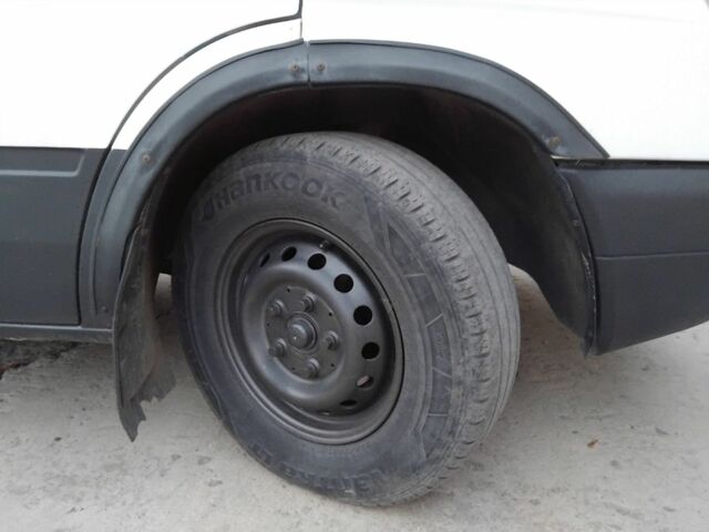 Белый Мерседес Sprinter, объемом двигателя 2.1 л и пробегом 400 тыс. км за 8000 $, фото 5 на Automoto.ua