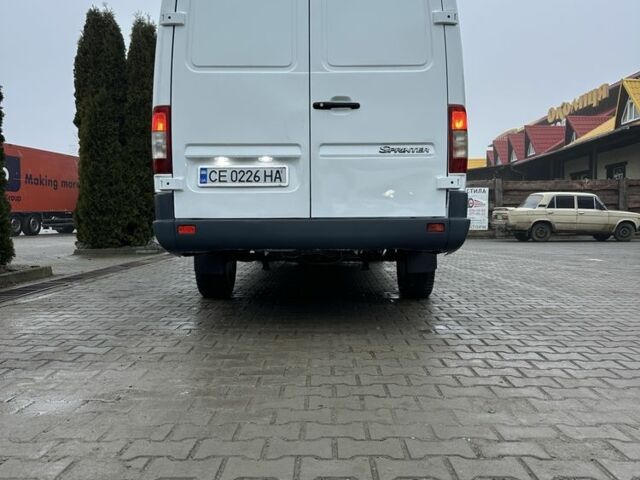 Белый Мерседес Sprinter, объемом двигателя 2.1 л и пробегом 850 тыс. км за 10500 $, фото 8 на Automoto.ua
