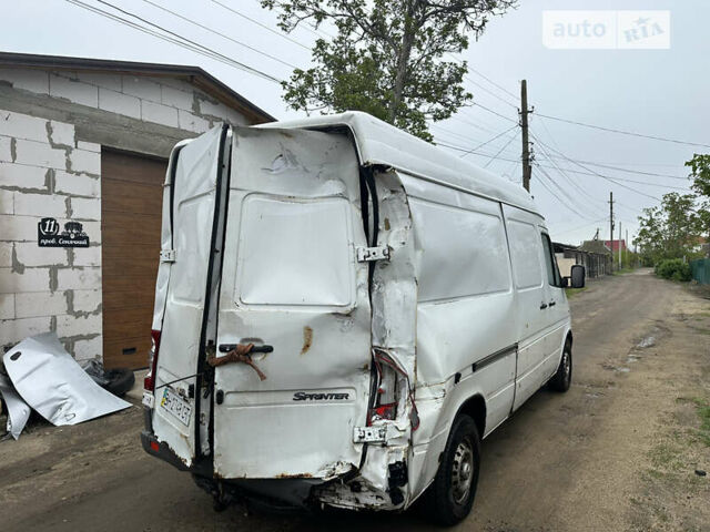 Белый Мерседес Sprinter, объемом двигателя 2.15 л и пробегом 300 тыс. км за 3350 $, фото 1 на Automoto.ua