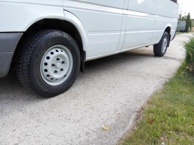 Белый Мерседес Sprinter, объемом двигателя 2.2 л и пробегом 463 тыс. км за 7600 $, фото 4 на Automoto.ua