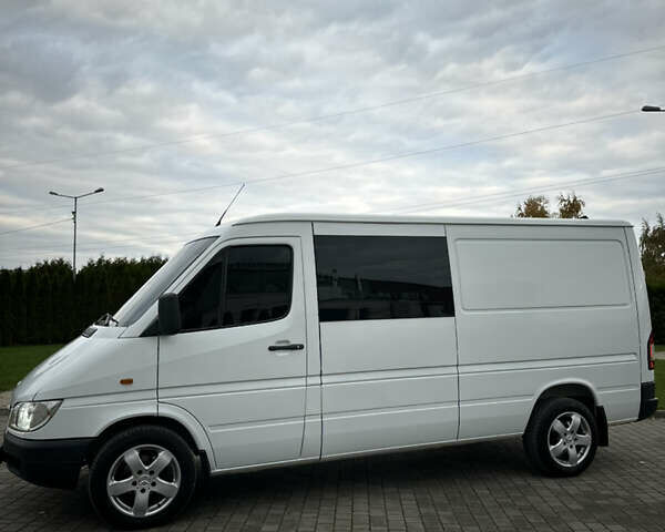 Белый Мерседес Sprinter, объемом двигателя 2.2 л и пробегом 370 тыс. км за 8300 $, фото 3 на Automoto.ua