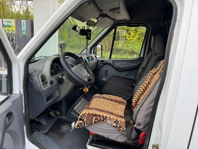 Белый Мерседес Sprinter, объемом двигателя 2.2 л и пробегом 450 тыс. км за 3400 $, фото 4 на Automoto.ua