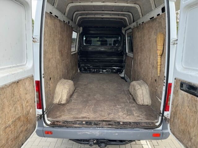 Белый Мерседес Sprinter, объемом двигателя 2.2 л и пробегом 450 тыс. км за 3400 $, фото 3 на Automoto.ua