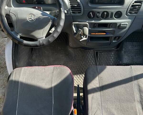 Белый Мерседес Sprinter, объемом двигателя 2.1 л и пробегом 226 тыс. км за 9300 $, фото 2 на Automoto.ua