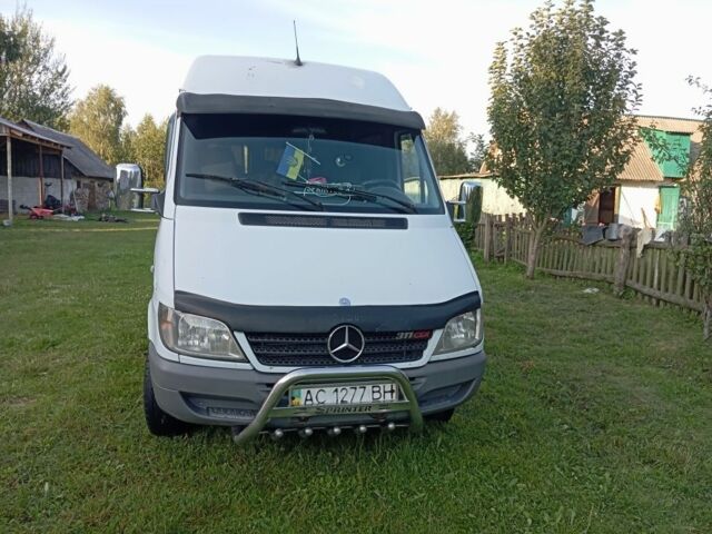Білий Мерседес Sprinter, об'ємом двигуна 2.1 л та пробігом 500 тис. км за 8000 $, фото 1 на Automoto.ua