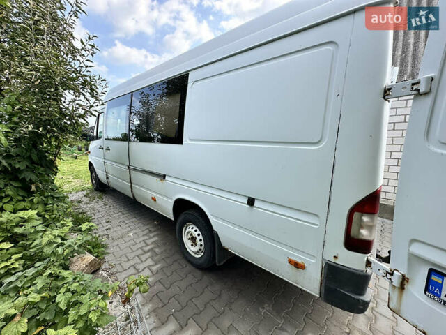 Белый Мерседес Sprinter, объемом двигателя 2.15 л и пробегом 450 тыс. км за 9500 $, фото 5 на Automoto.ua