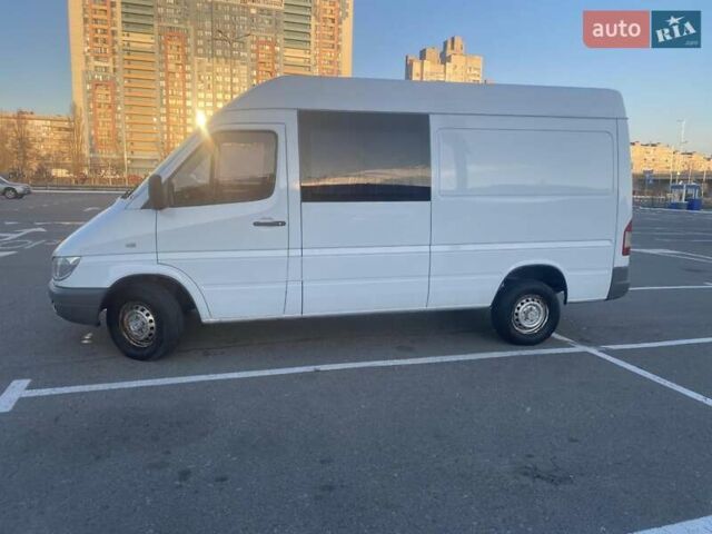 Белый Мерседес Sprinter, объемом двигателя 2.69 л и пробегом 522 тыс. км за 8800 $, фото 3 на Automoto.ua