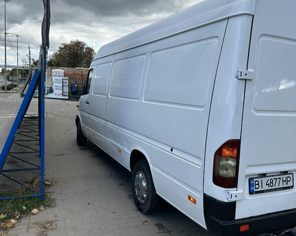 Белый Мерседес Sprinter, объемом двигателя 2.15 л и пробегом 700 тыс. км за 8500 $, фото 5 на Automoto.ua