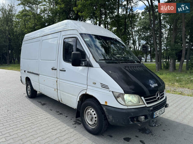 Белый Мерседес Sprinter, объемом двигателя 2.15 л и пробегом 682 тыс. км за 7300 $, фото 2 на Automoto.ua