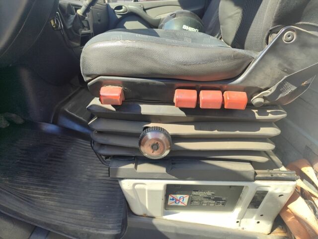 Белый Мерседес Sprinter, объемом двигателя 2 л и пробегом 300 тыс. км за 6000 $, фото 5 на Automoto.ua