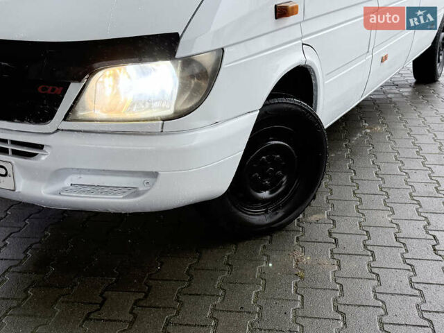 Белый Мерседес Sprinter, объемом двигателя 2.15 л и пробегом 480 тыс. км за 7400 $, фото 2 на Automoto.ua