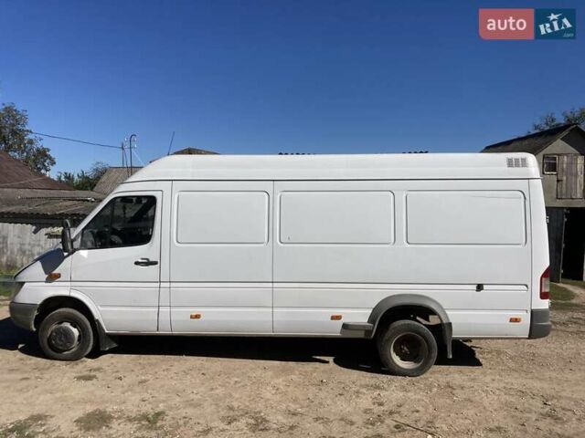 Белый Мерседес Sprinter, объемом двигателя 2.2 л и пробегом 400 тыс. км за 10000 $, фото 6 на Automoto.ua
