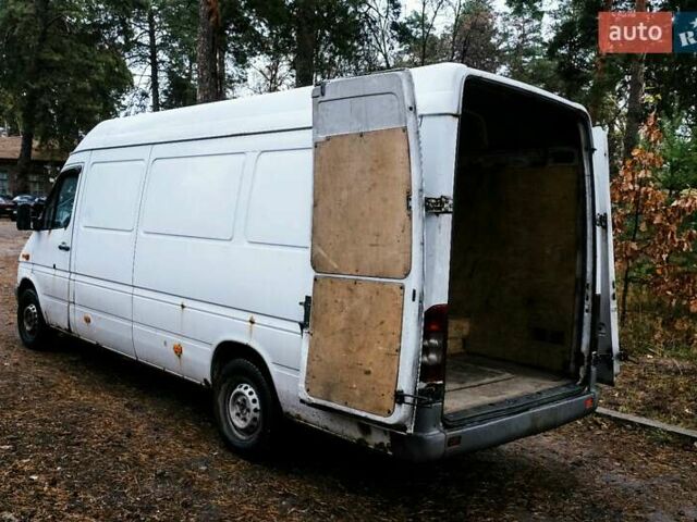 Белый Мерседес Sprinter, объемом двигателя 2.1 л и пробегом 404 тыс. км за 5500 $, фото 5 на Automoto.ua