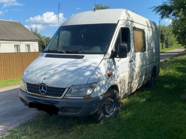 Белый Мерседес Sprinter, объемом двигателя 0 л и пробегом 350 тыс. км за 3000 $, фото 1 на Automoto.ua
