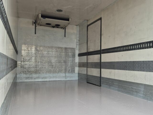 Білий Мерседес Sprinter, об'ємом двигуна 2.7 л та пробігом 796 тис. км за 14500 $, фото 17 на Automoto.ua