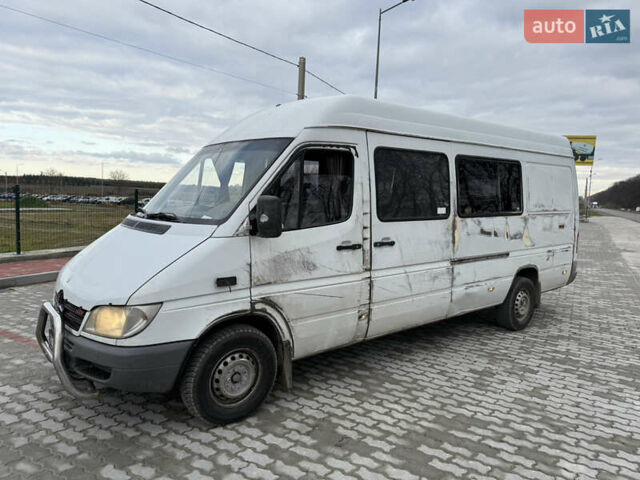 Белый Мерседес Sprinter, объемом двигателя 2.2 л и пробегом 200 тыс. км за 6750 $, фото 8 на Automoto.ua