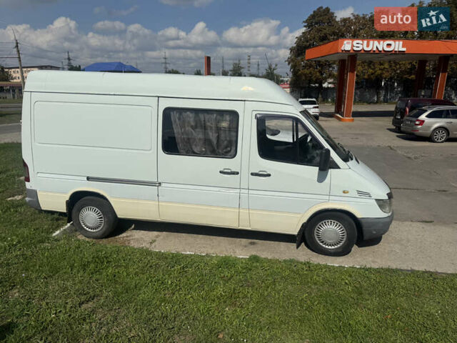 Белый Мерседес Sprinter, объемом двигателя 2.15 л и пробегом 323 тыс. км за 6000 $, фото 3 на Automoto.ua