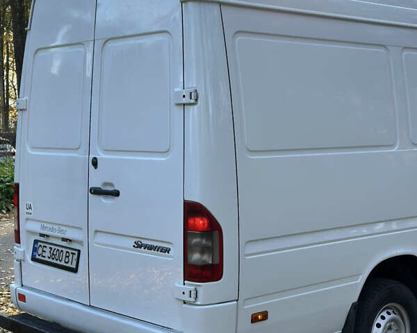 Белый Мерседес Sprinter, объемом двигателя 2.7 л и пробегом 200 тыс. км за 13900 $, фото 11 на Automoto.ua