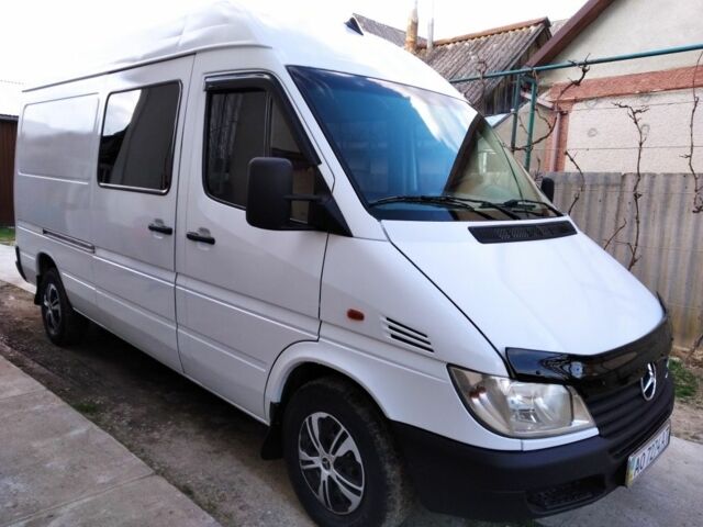Белый Мерседес Sprinter, объемом двигателя 2.1 л и пробегом 520 тыс. км за 7400 $, фото 2 на Automoto.ua