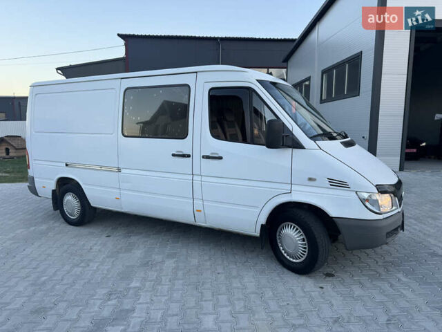 Белый Мерседес Sprinter, объемом двигателя 2.2 л и пробегом 341 тыс. км за 6900 $, фото 9 на Automoto.ua