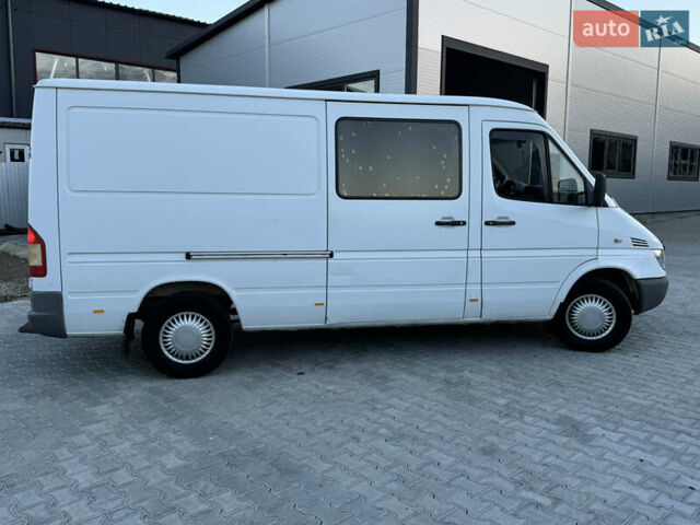 Белый Мерседес Sprinter, объемом двигателя 2.2 л и пробегом 341 тыс. км за 6900 $, фото 8 на Automoto.ua