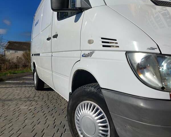 Белый Мерседес Sprinter, объемом двигателя 0 л и пробегом 375 тыс. км за 10000 $, фото 19 на Automoto.ua