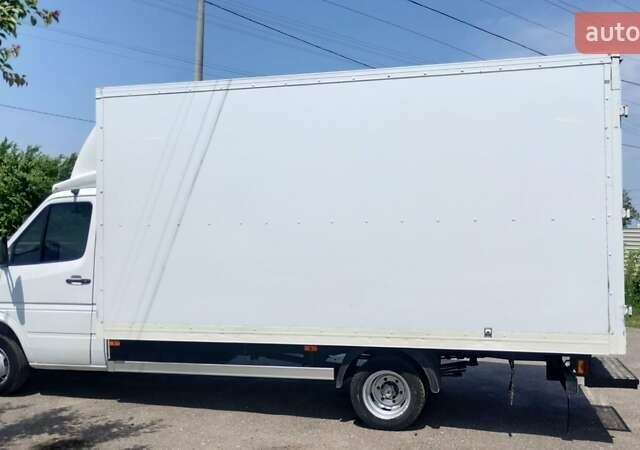 Белый Мерседес Sprinter, объемом двигателя 2.2 л и пробегом 473 тыс. км за 12900 $, фото 1 на Automoto.ua