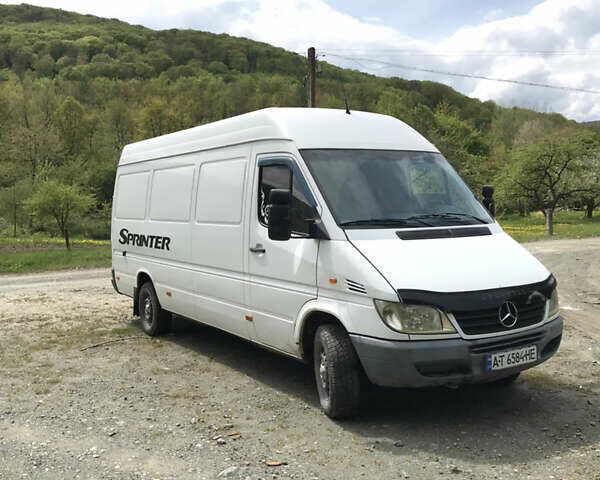 Белый Мерседес Sprinter, объемом двигателя 2.15 л и пробегом 435 тыс. км за 8300 $, фото 7 на Automoto.ua