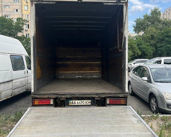 Белый Мерседес Sprinter, объемом двигателя 2.69 л и пробегом 495 тыс. км за 8800 $, фото 3 на Automoto.ua