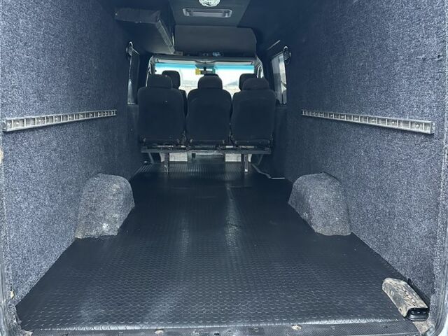 Белый Мерседес Sprinter, объемом двигателя 2.1 л и пробегом 850 тыс. км за 10500 $, фото 11 на Automoto.ua