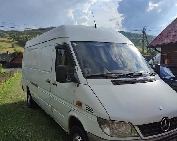Білий Мерседес Sprinter, об'ємом двигуна 2.7 л та пробігом 540 тис. км за 9500 $, фото 1 на Automoto.ua