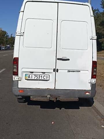 Белый Мерседес Sprinter, объемом двигателя 2.69 л и пробегом 307 тыс. км за 6999 $, фото 1 на Automoto.ua