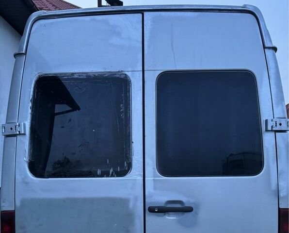 Белый Мерседес Sprinter, объемом двигателя 0 л и пробегом 300 тыс. км за 500 $, фото 6 на Automoto.ua
