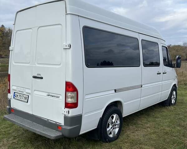 Белый Мерседес Sprinter, объемом двигателя 2.1 л и пробегом 225 тыс. км за 11950 $, фото 7 на Automoto.ua