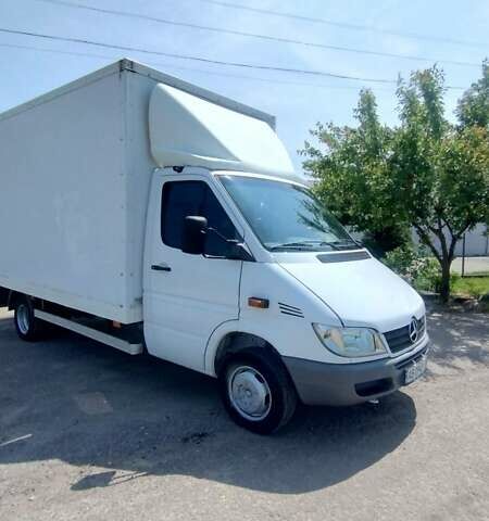 Белый Мерседес Sprinter, объемом двигателя 2.2 л и пробегом 473 тыс. км за 12900 $, фото 9 на Automoto.ua